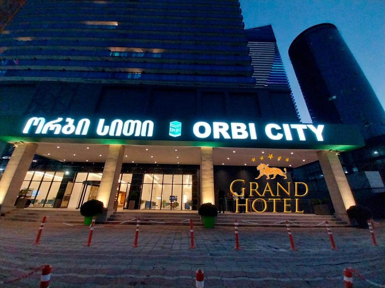 Grand Hotel ☆ Orbi City Batoemi Buitenkant foto