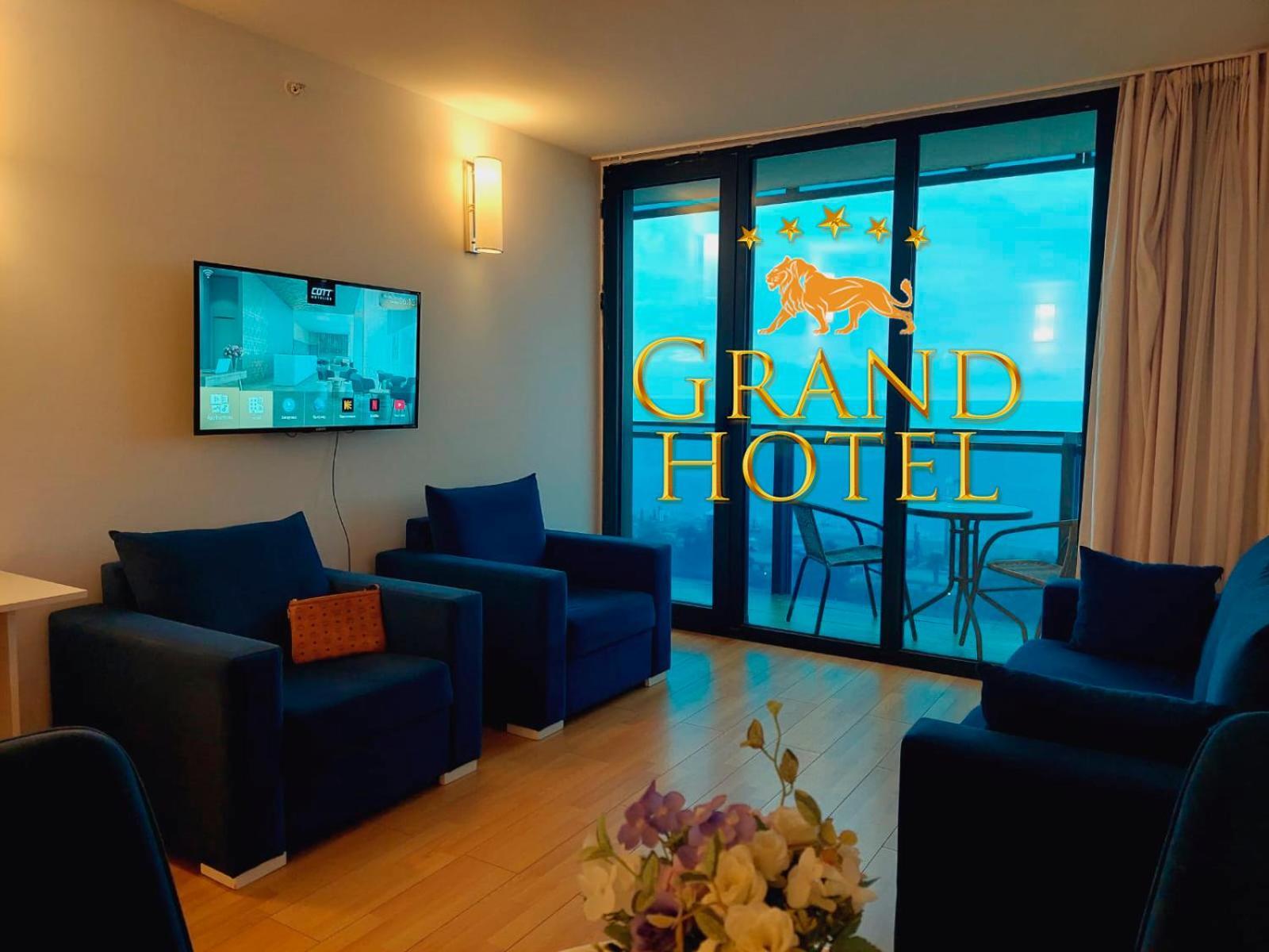 Grand Hotel ☆ Orbi City Batoemi Buitenkant foto