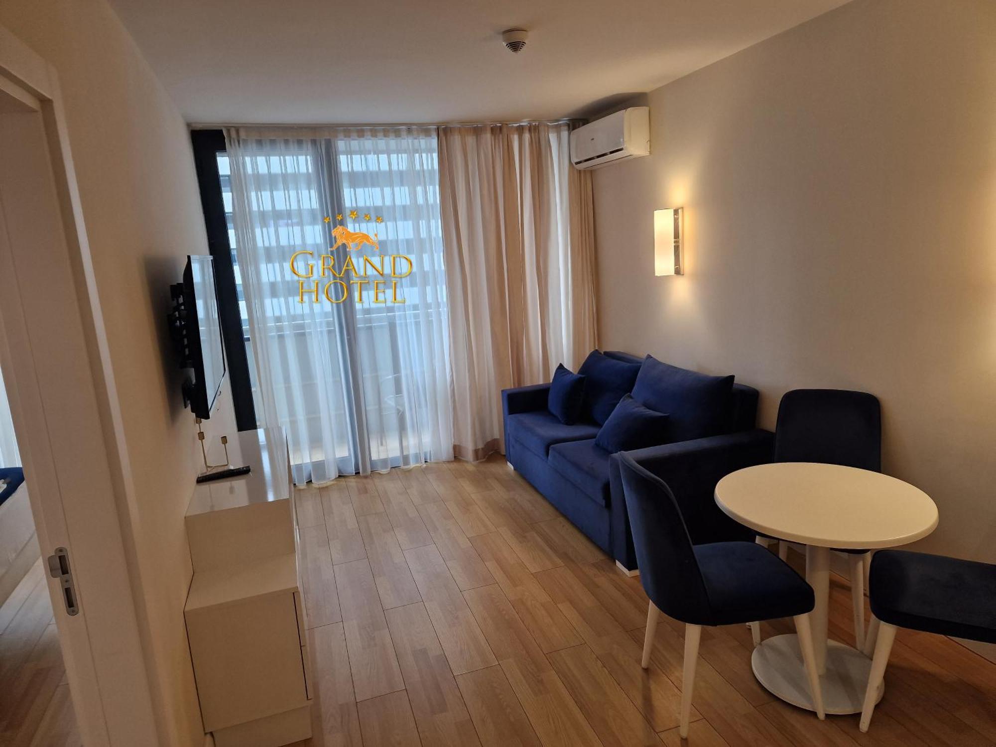 Grand Hotel ☆ Orbi City Batoemi Buitenkant foto