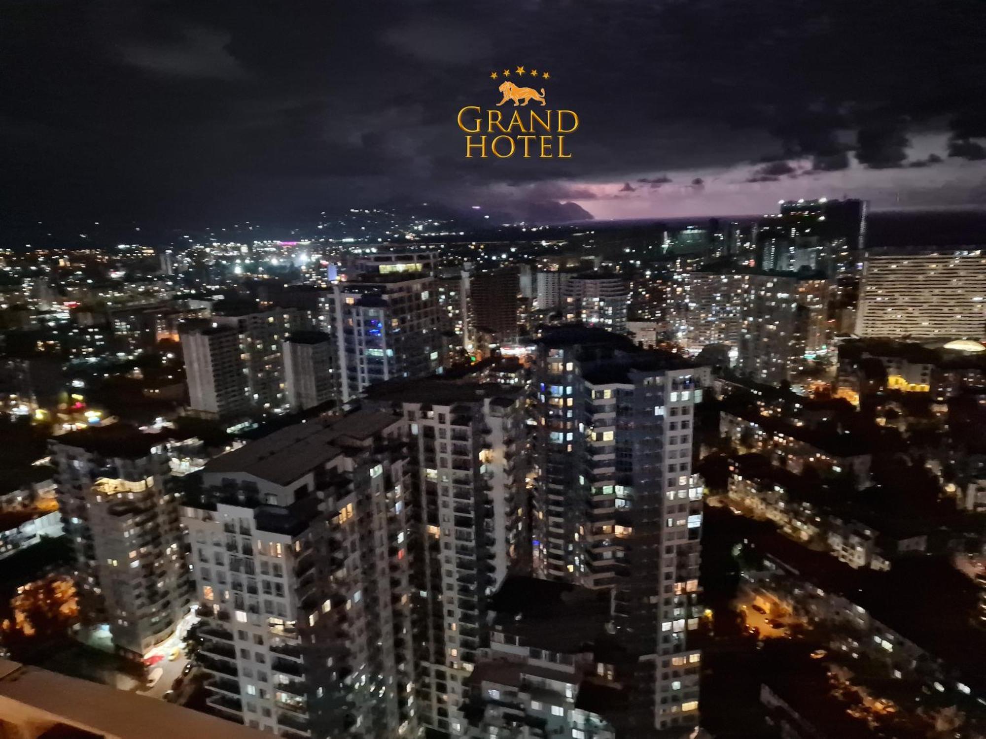 Grand Hotel ☆ Orbi City Batoemi Buitenkant foto