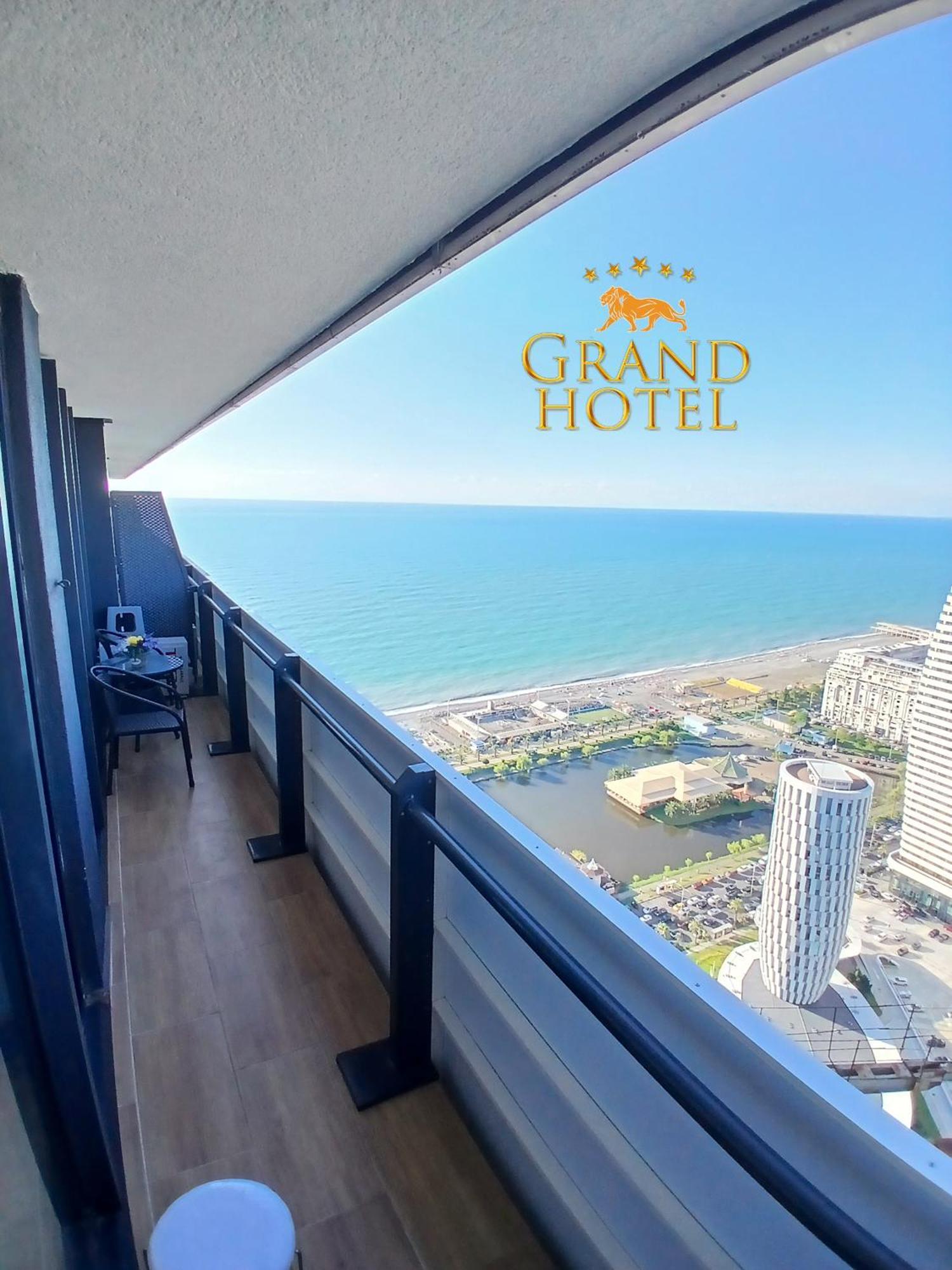 Grand Hotel ☆ Orbi City Batoemi Buitenkant foto
