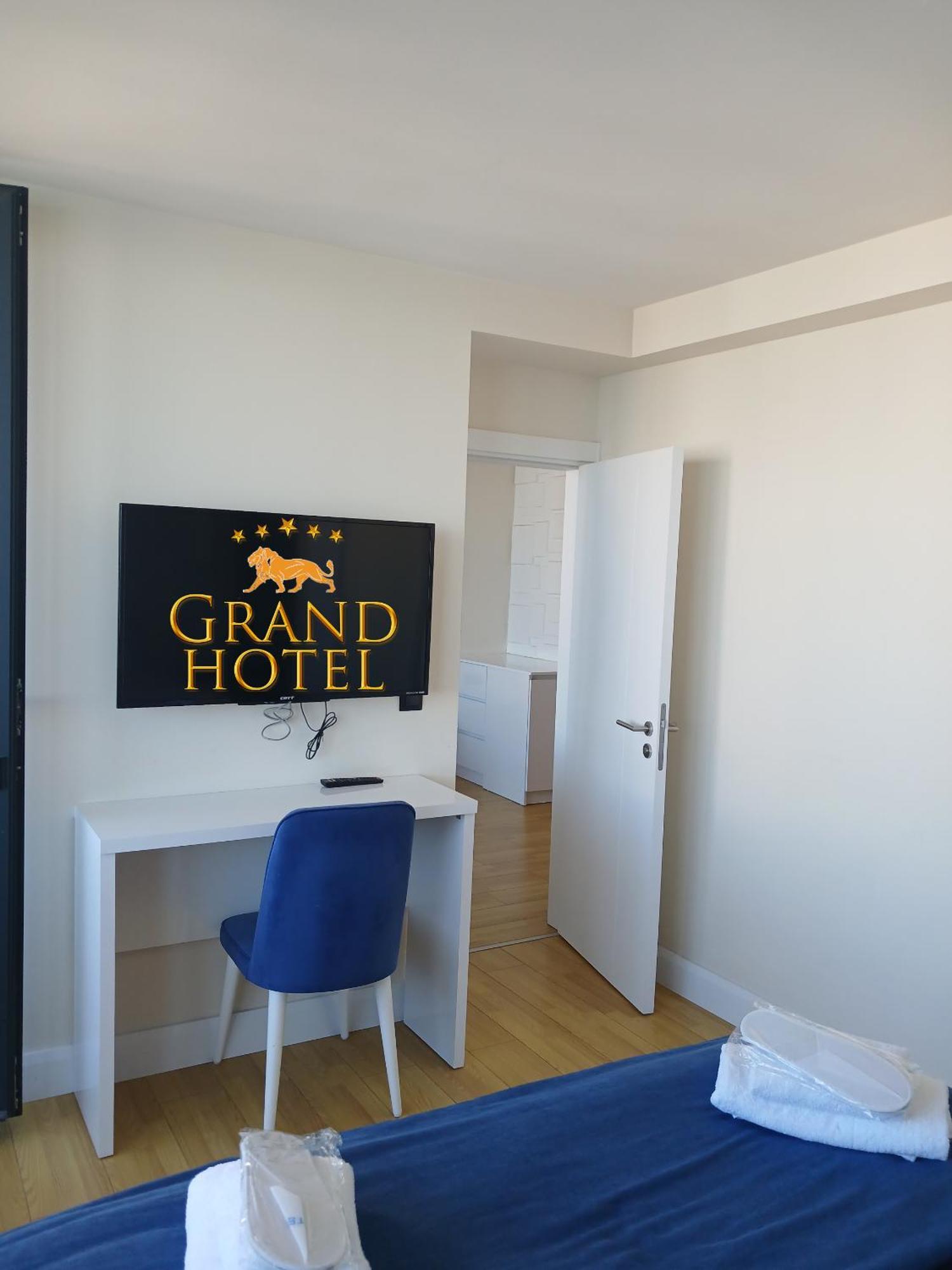 Grand Hotel ☆ Orbi City Batoemi Buitenkant foto