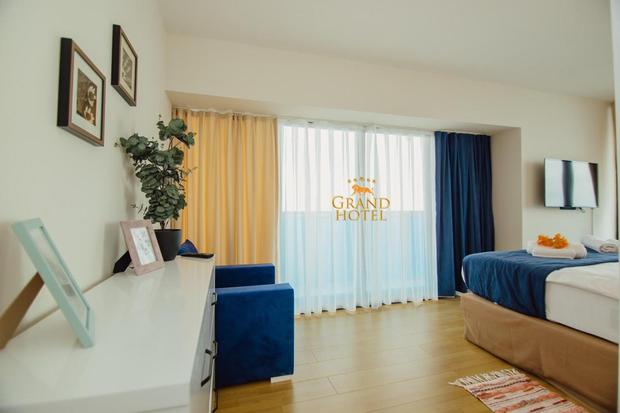 Grand Hotel ☆ Orbi City Batoemi Buitenkant foto