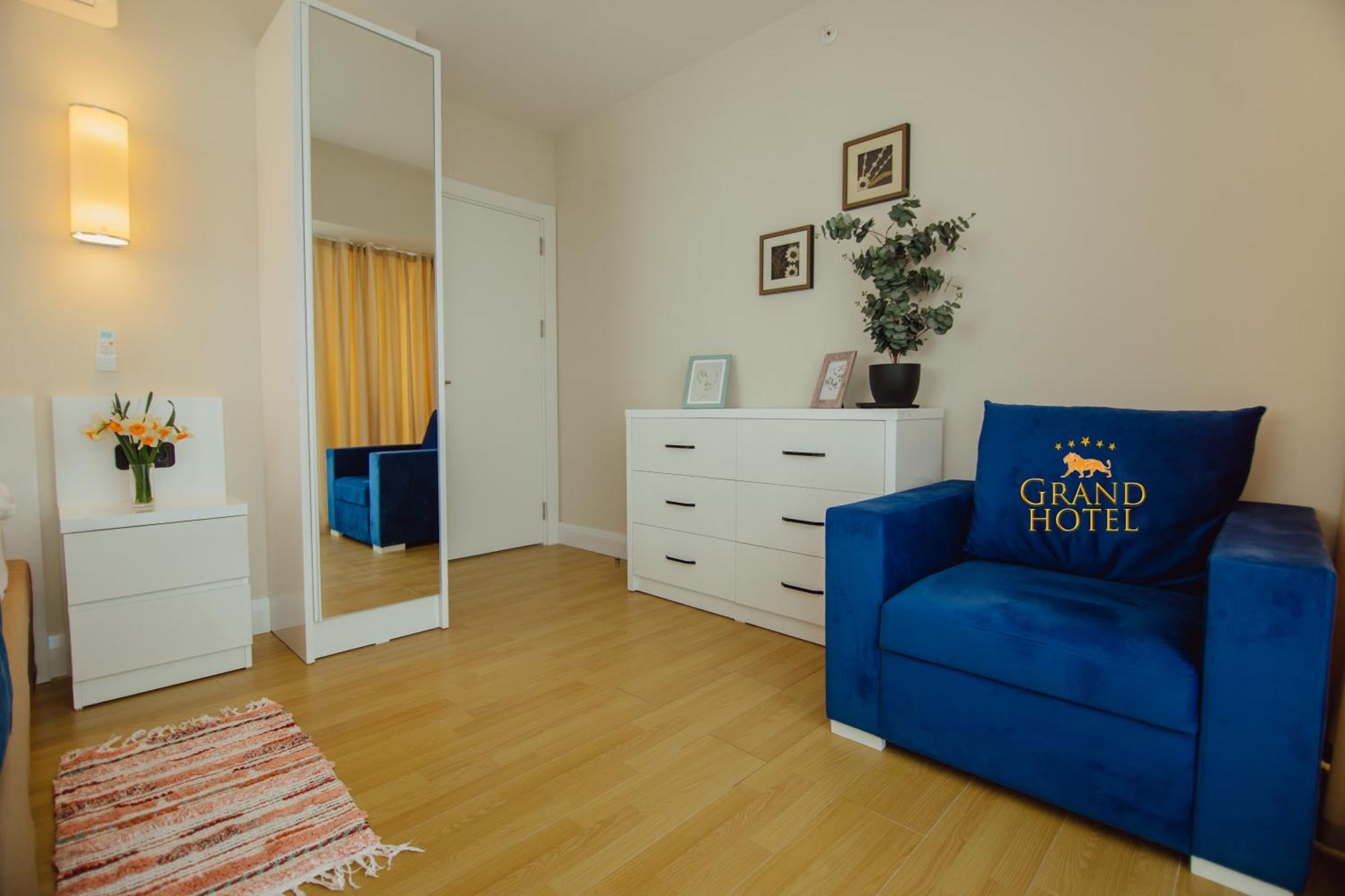 Grand Hotel ☆ Orbi City Batoemi Buitenkant foto